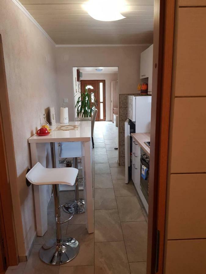Apartman Anna Ogulin Buitenkant foto