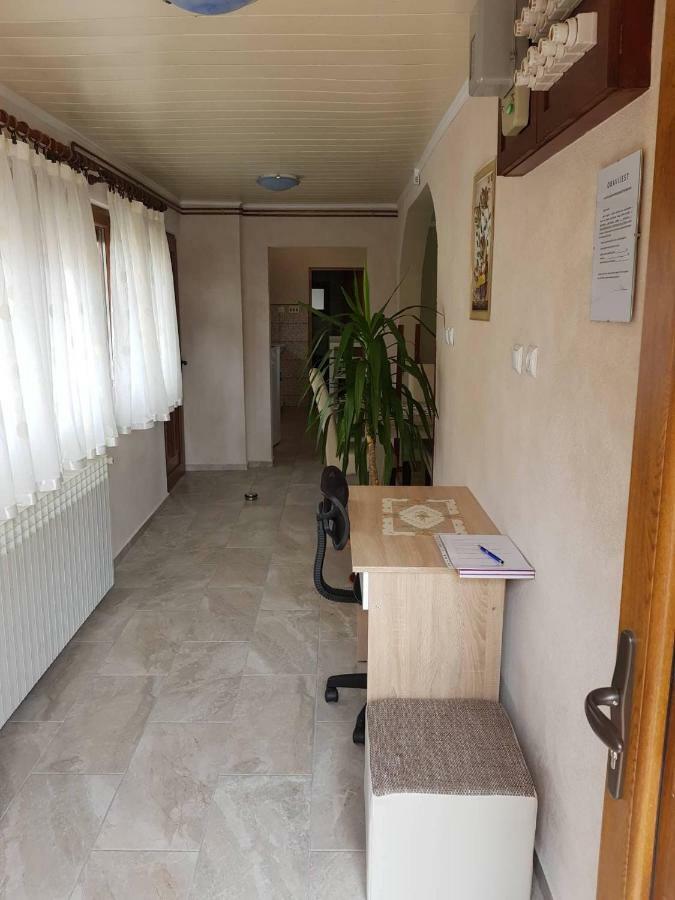Apartman Anna Ogulin Buitenkant foto